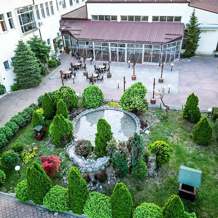 Hotel Fontana Backa Palanka Bagian luar foto