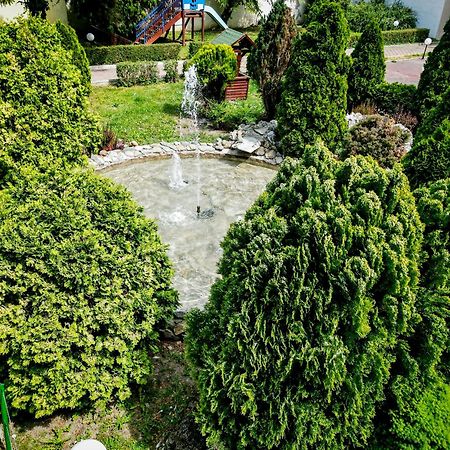 Hotel Fontana Backa Palanka Bagian luar foto
